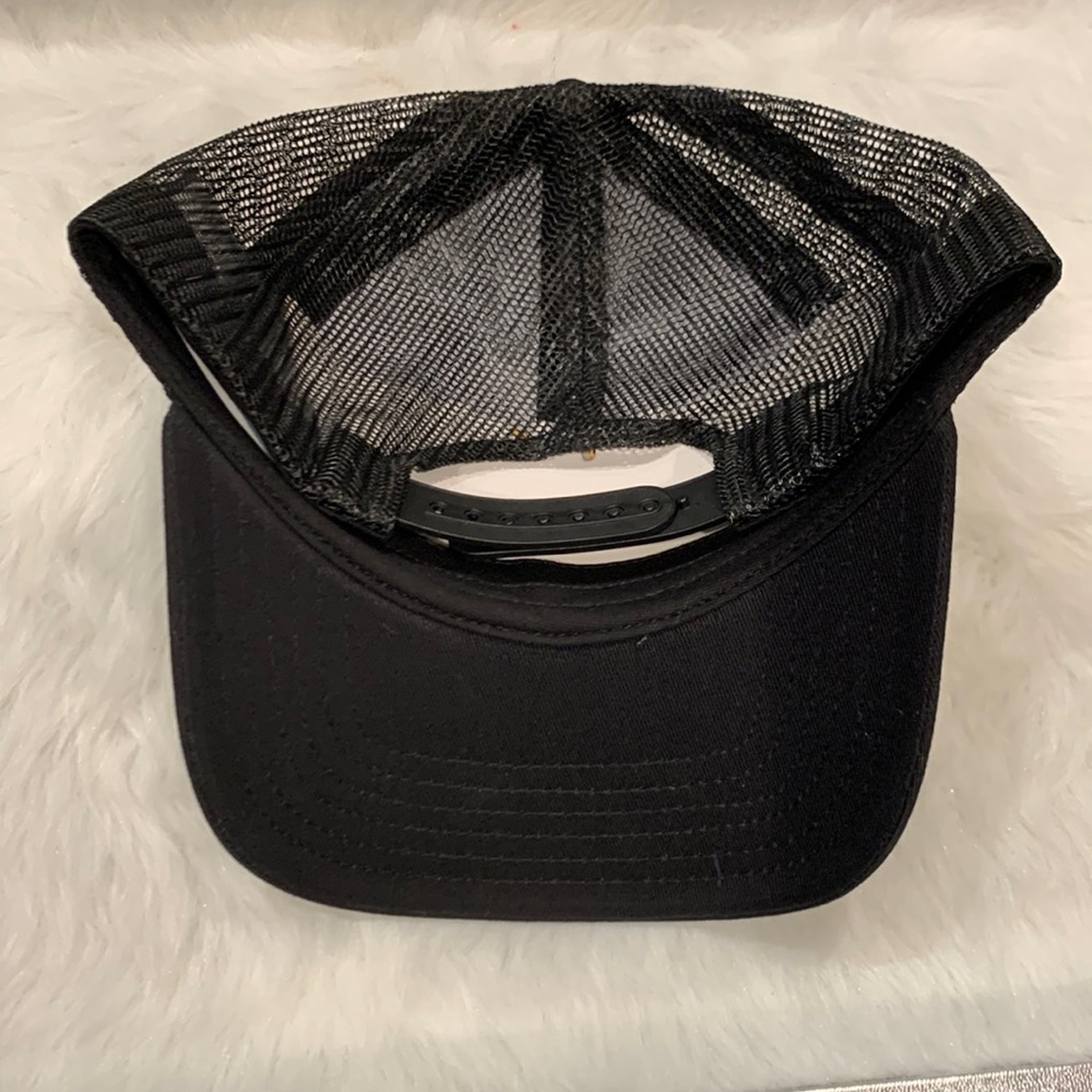 Yellowstone Dutton Ranch Trucker Hat - Picture 7 of 8